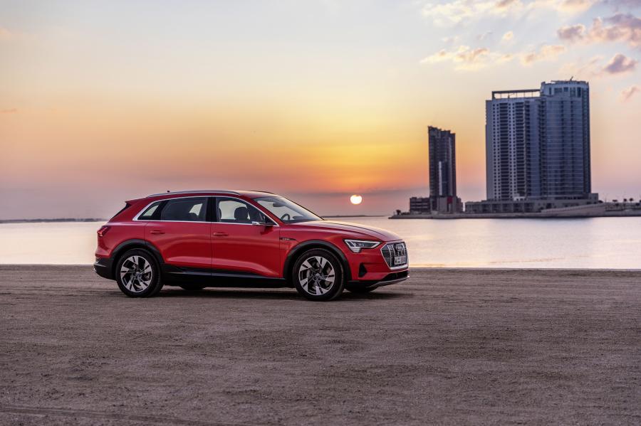  Audi e-tron 55 Quattro 2019 года  (WW) (фото 199 из 452)